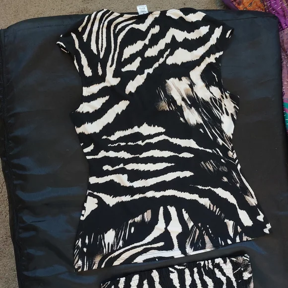 Cache animal print set, top and bottom, size Medium! - Picture 2 of 8